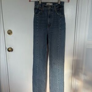 A&F Ultra High Rise ‘90s Straight Jean | Size 25 Curve Love